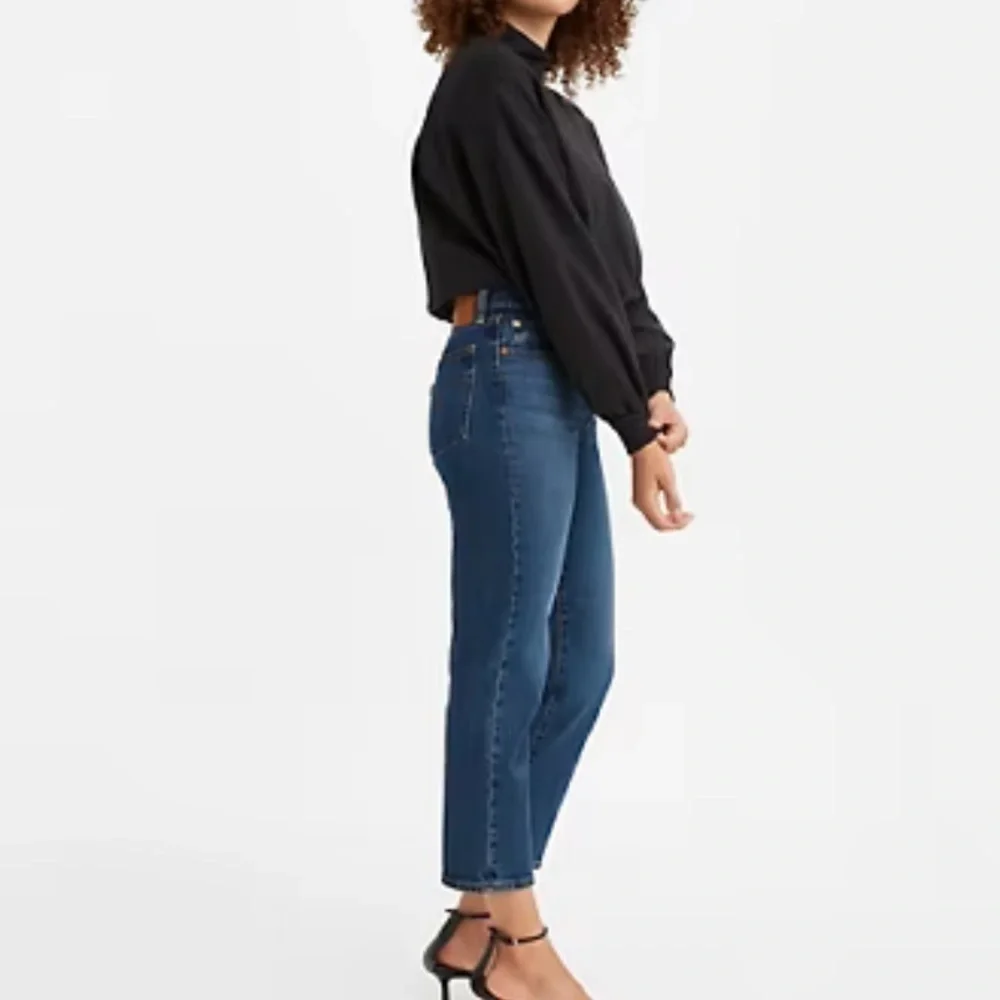 Levi’s Wedgie Straight Fit Jeans in Charleston‎ Outlasted - Dark Wash Size 27